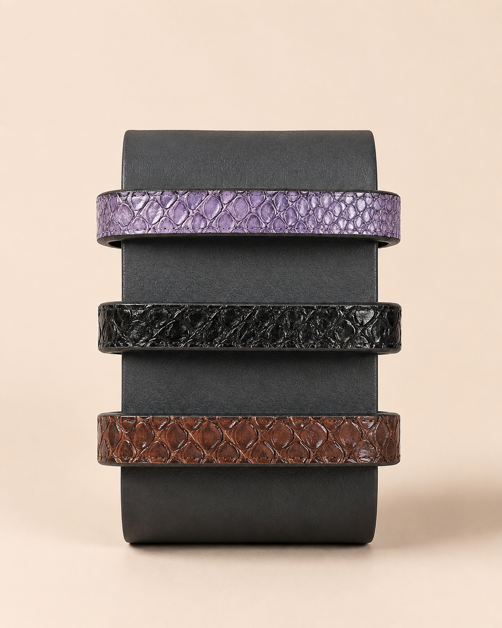 Pulso de piel exótica — detalle | Romani Leather