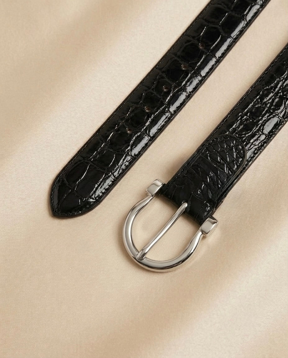 Cinturón Cocodrilo — detalle hebilla minimalista | Romaní Leather