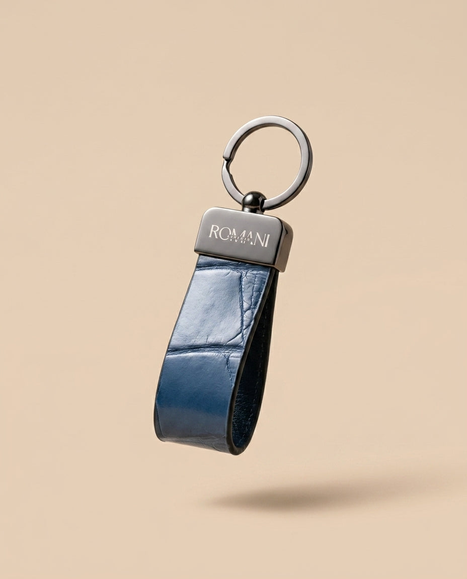 Llavero de piel exótica — detalle | Romani Leather